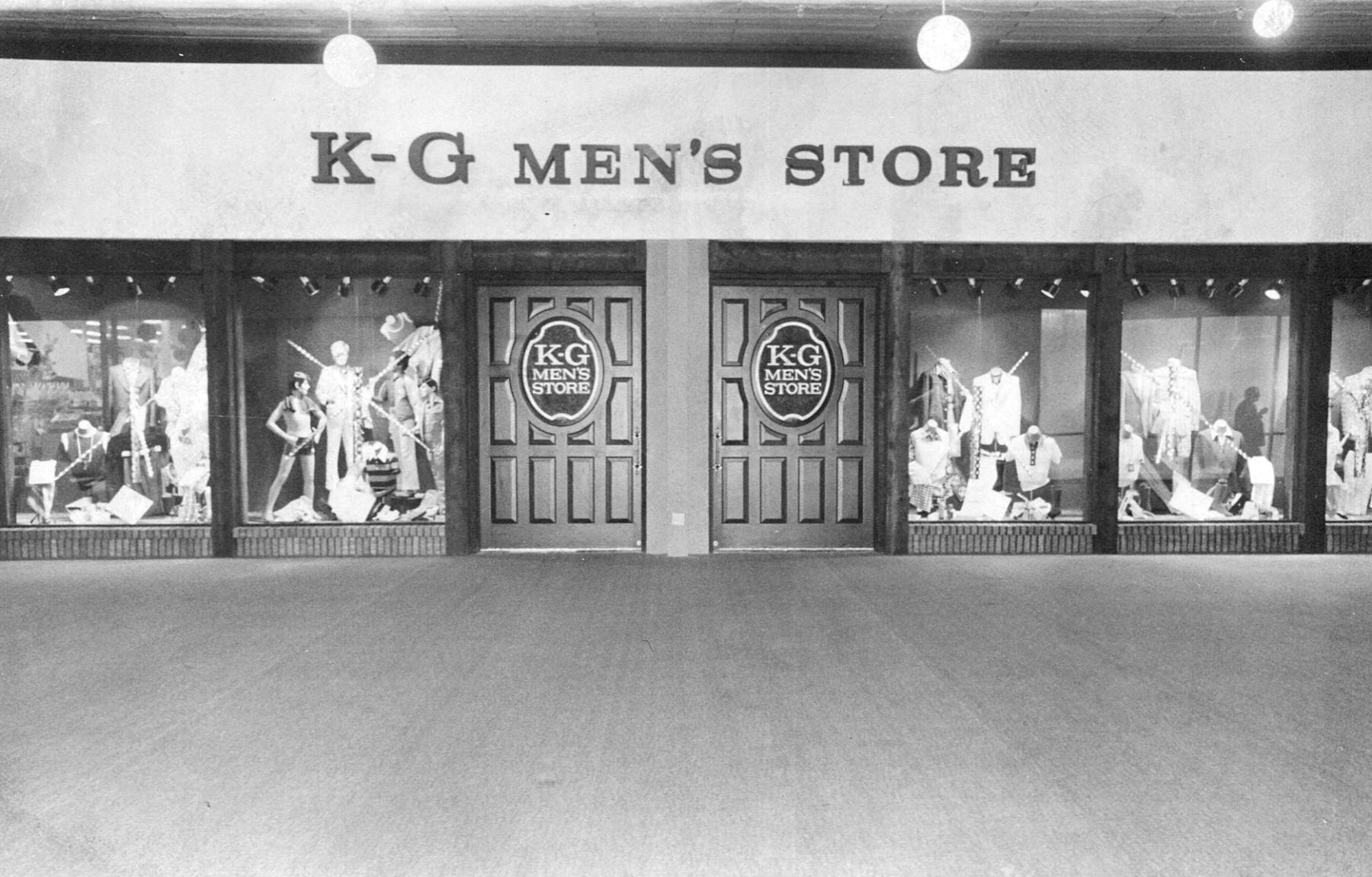 K-G Men's Store, The Mall, NP, ca. 1970s (NPT file photo).jpg
